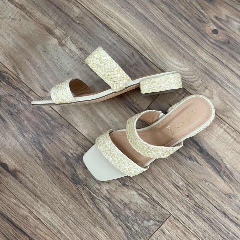 Used beachy dress up sandals 8 women’s